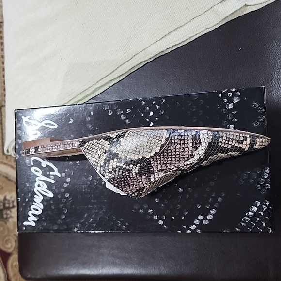 Shoes - Picture 4 of 4